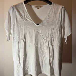 ⭐️ 3/$20 Michael Kors White V-Neck Top with sheer ties on sleeve size xl